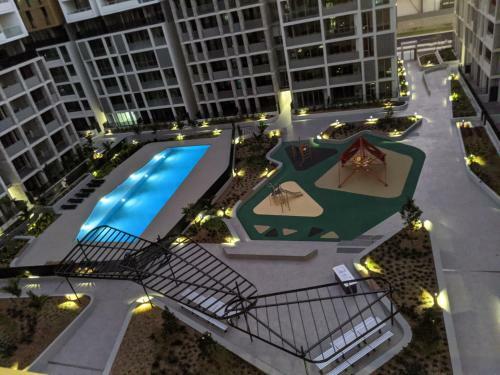 Apartamento Luxury 3-bed 2-bath, Balcony, With Pool Included, No Parties!
