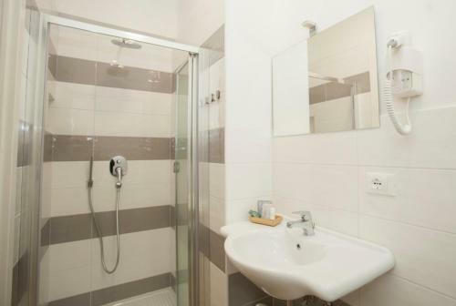 Hostal Mediterranean Rooms