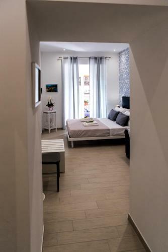 Hostal Lungomare Rooms