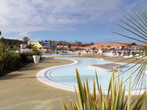 Mobile Home 64768 Tybreizh Holidays In Les Charmettes