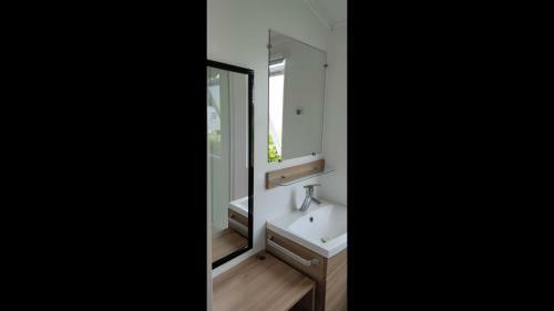 Mobile Home 66457 Tybreizh Holidays In Les Charmettes