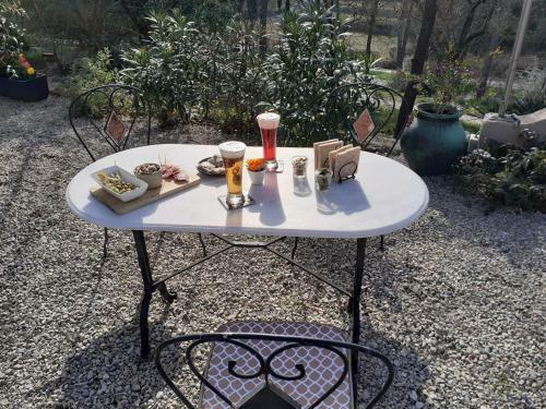 Bed & Breakfast La Salamandre En Provence