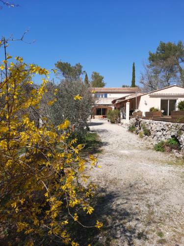 Bed & Breakfast La Salamandre En Provence