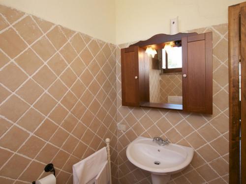 Gorgeous Farmhouse With Pool In Castelnuovo Berardenga