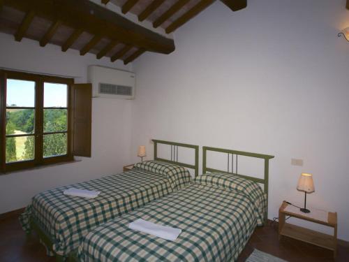 Gorgeous Farmhouse With Pool In Castelnuovo Berardenga