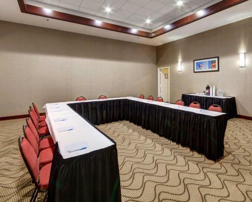 Holiday Inn Express Hotel And Suites Plano East