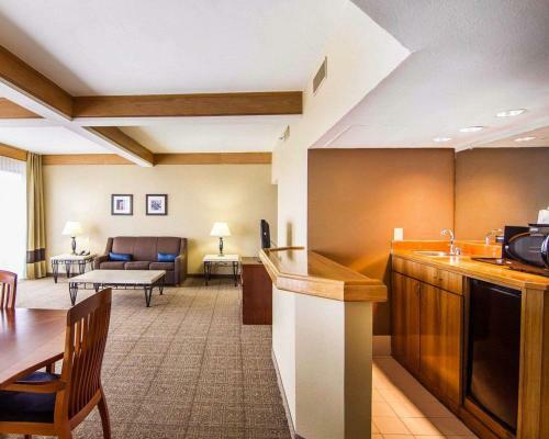 Holiday Inn Express Hotel And Suites Plano East