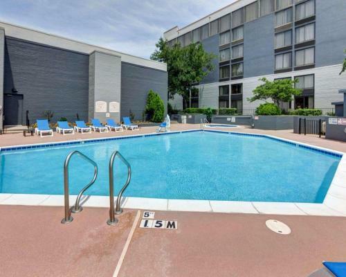 Holiday Inn Express Hotel And Suites Plano East
