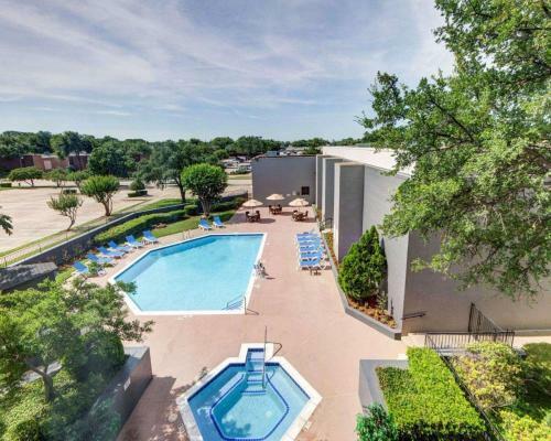 Holiday Inn Express Hotel And Suites Plano East