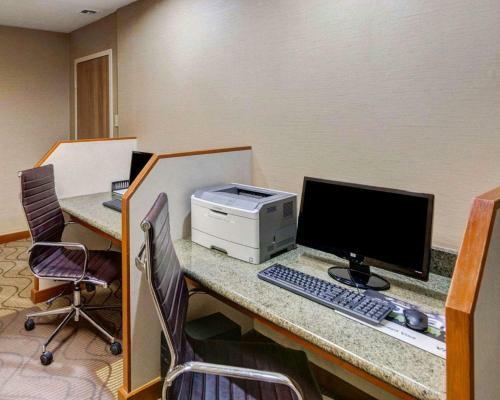 Holiday Inn Express Hotel And Suites Plano East