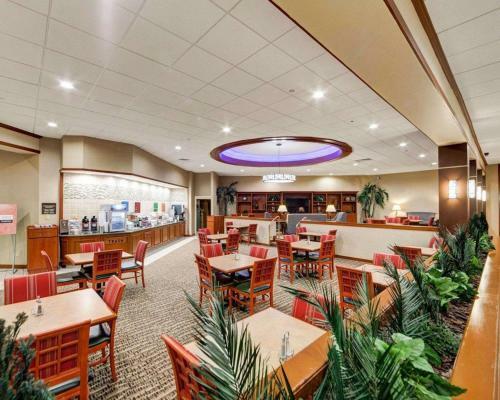 Holiday Inn Express Hotel And Suites Plano East