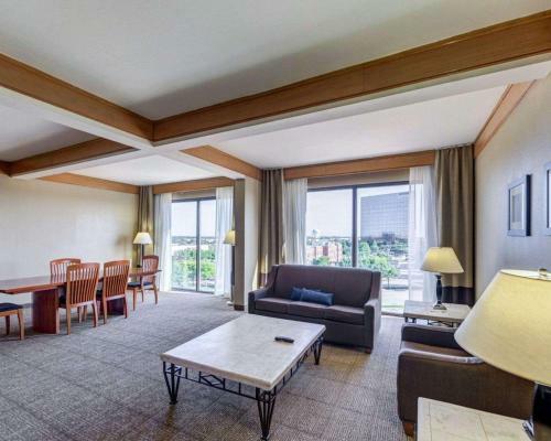 Holiday Inn Express Hotel And Suites Plano East