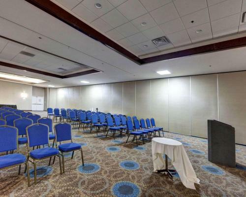 Holiday Inn Express Hotel And Suites Plano East