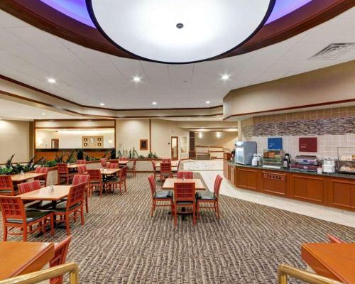 Holiday Inn Express Hotel And Suites Plano East