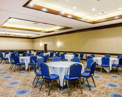 Holiday Inn Express Hotel And Suites Plano East