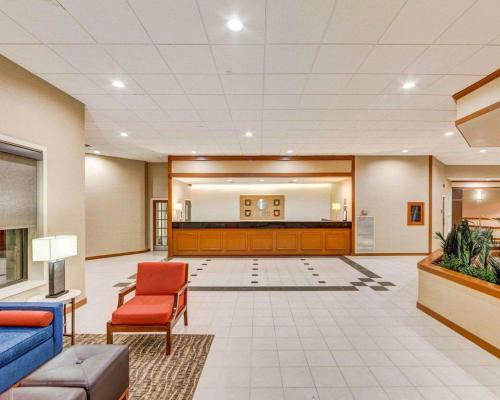 Holiday Inn Express Hotel And Suites Plano East