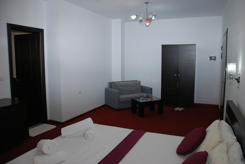 Hotel Strora