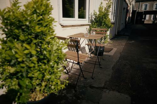 The Good Luc : � 150 M de La Mer Place de Parking