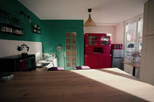 The Good Luc : � 150 M de La Mer Place de Parking