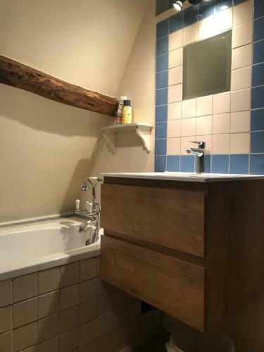 Chaumi�re Aux Portes D'honfleur