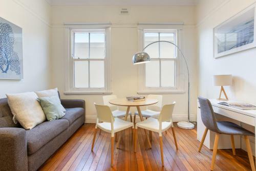 Madecomfy Classic Coogee 2 Bedroom Beachside Apartment