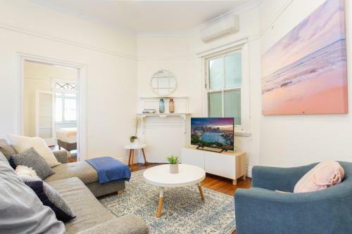 Madecomfy Classic Coogee 2 Bedroom Beachside Apartment