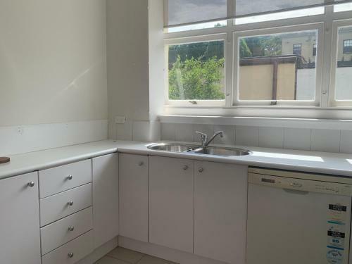 The Chilterns 3 Bdrm Apartment W Parking