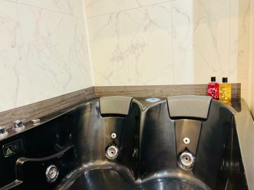 Apartamento F2 Avec Jacuzzi � 1mn de La Plage + Parking Priv�