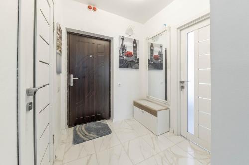 Lovely Ultra Modern 3 Bedroom Luxury Apartment.
