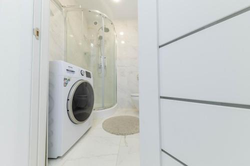 Lovely Ultra Modern 3 Bedroom Luxury Apartment.