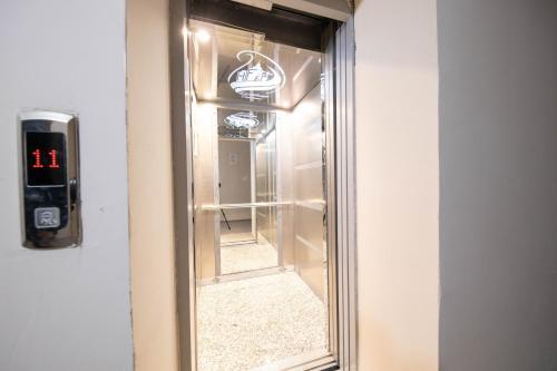 Lovely Ultra Modern 3 Bedroom Luxury Apartment.