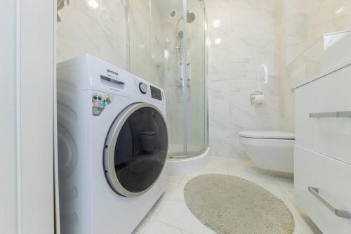 Lovely Ultra Modern 3 Bedroom Luxury Apartment.