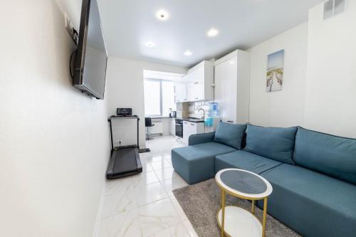Lovely Ultra Modern 3 Bedroom Luxury Apartment.