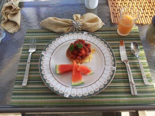 Bed & Breakfast Making Waves Boatel