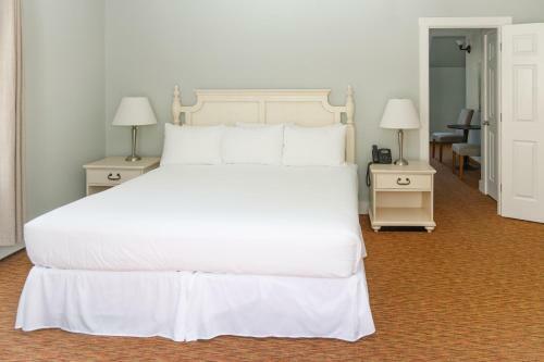Hotel Admiral's Inn Resort