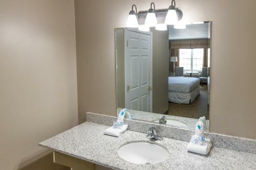 Hotel Admiral's Inn Resort