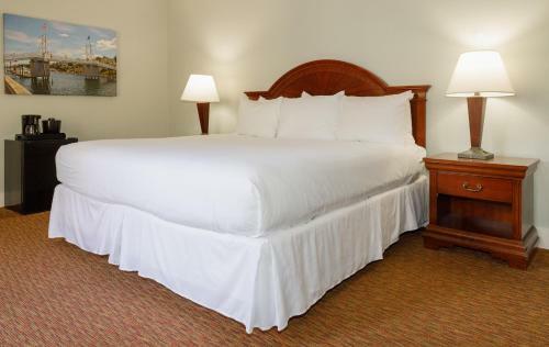 Hotel Admiral's Inn Resort