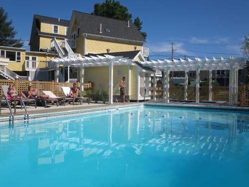 Hotel Admiral's Inn Resort