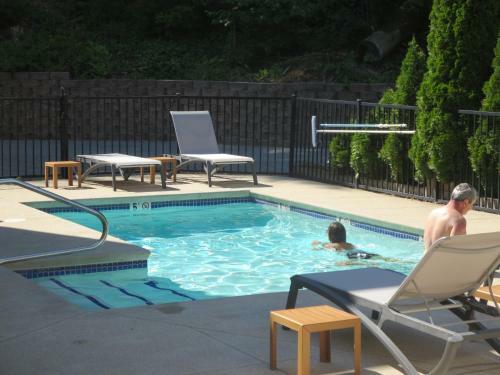 Hotel Admiral's Inn Resort