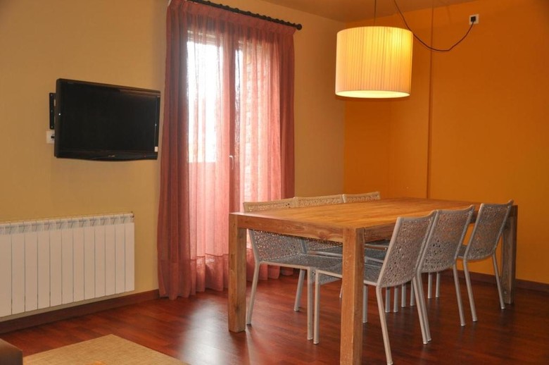 Apartaments Tur�stics Puigcerd� - La Closa