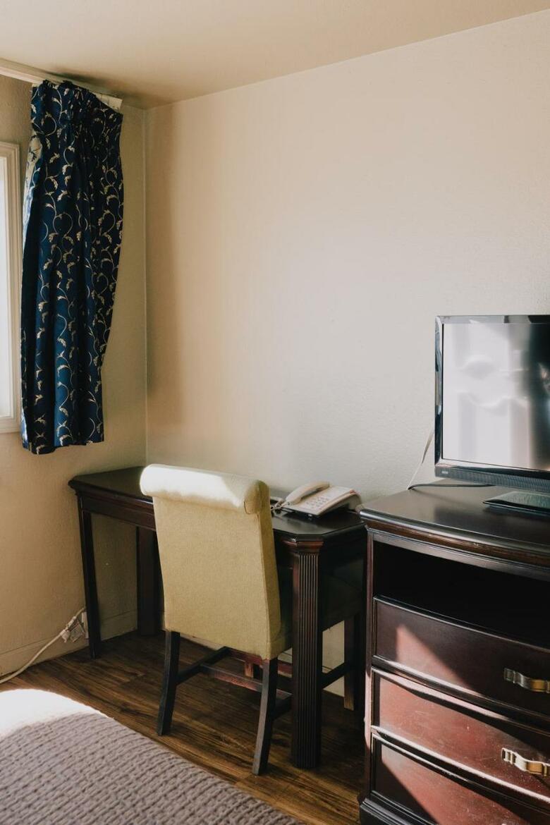 La Hacienda Motel