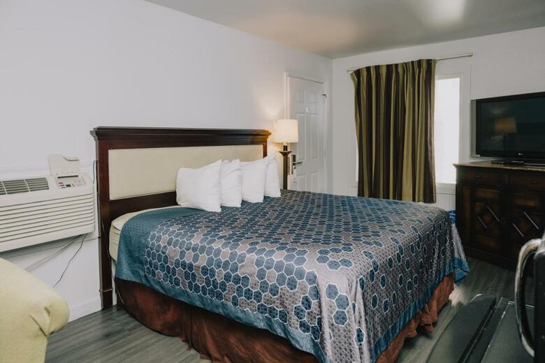 La Hacienda Motel