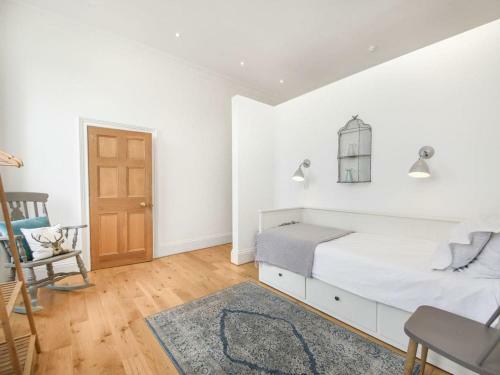 Upper Garden Suite At Craven House