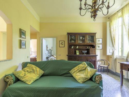 Lush Holiday Home In Montopoli Valdarno With Pool