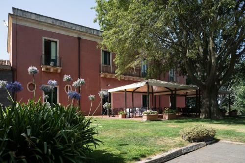 Hostal Sicilia's Picciolo Etna Golf