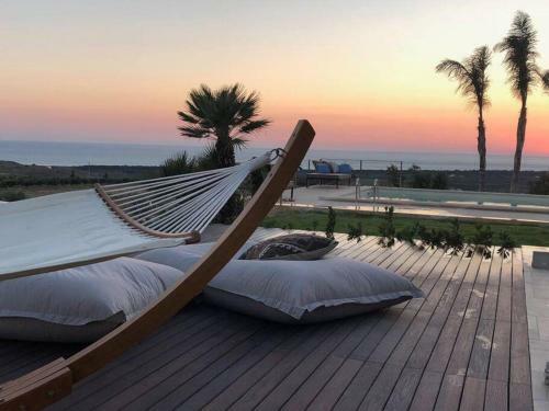 Luxury Villa With Amazing Sunset View
