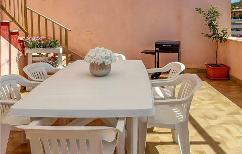 Nice Home In Cava D'aliga With Wifi And 3 Bedrooms