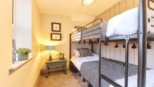 Host & Stay - Greenside