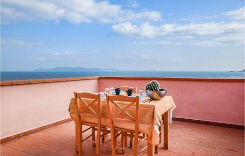 Stunning Home In Cavo With Wifi And 2 Bedrooms