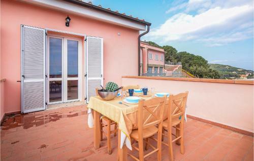 Stunning Home In Cavo With Wifi And 2 Bedrooms